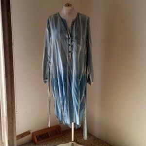 Women's Nwt  luxology size 14. Denim with cream strips long sleave